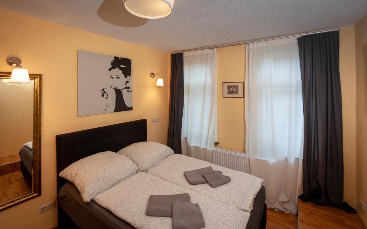 Apartment Ferienwohnung Blumenstadt Ерфурт Екстериор снимка