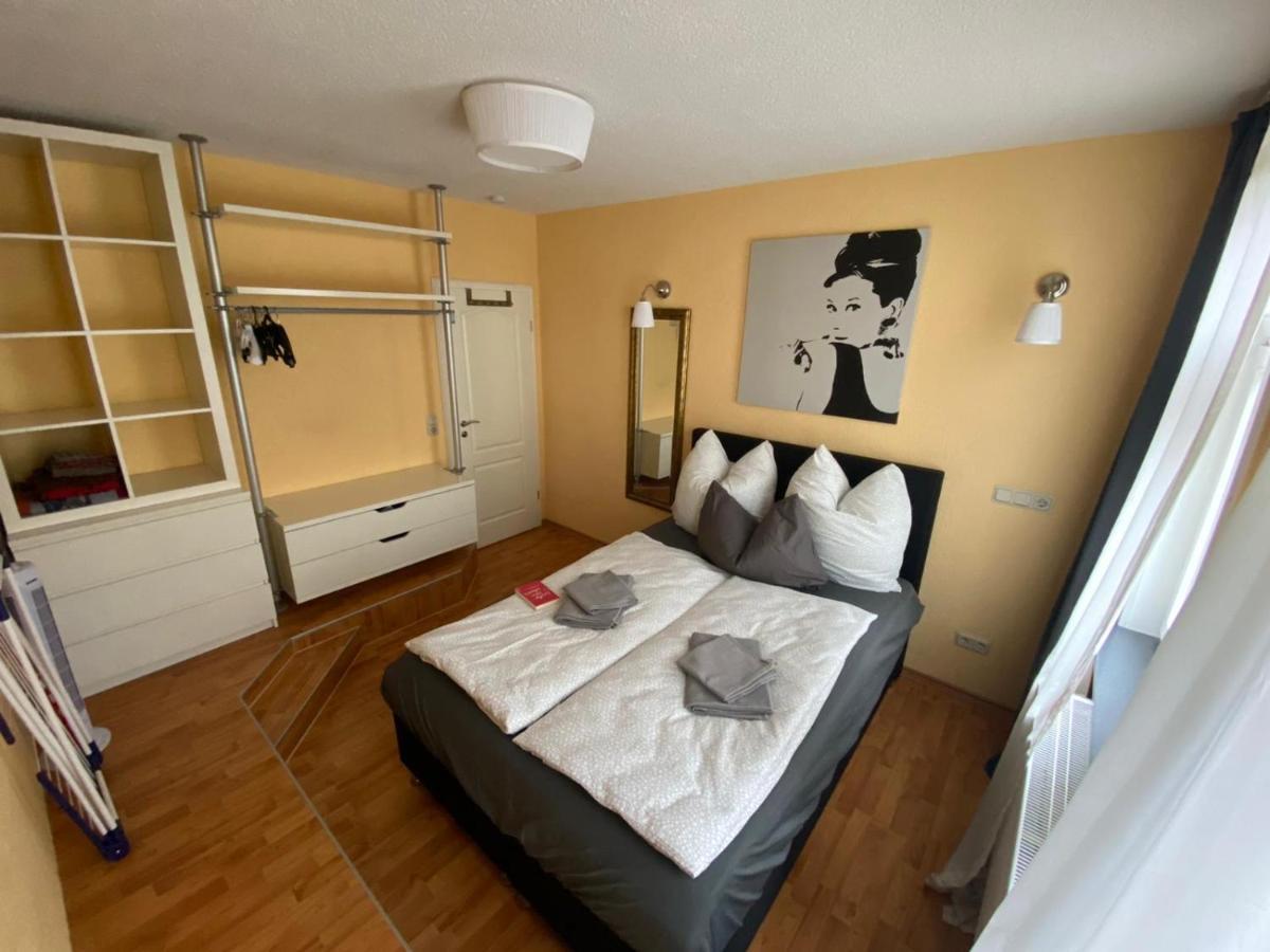 Apartment Ferienwohnung Blumenstadt Ерфурт Екстериор снимка